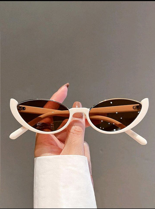 Retro Chic Cat-Eye Sunglasses